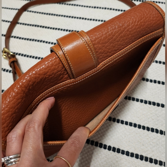 Authenic Vintage Dooney & Bourke Leather Crossbody Bag - Picture 5 of 8